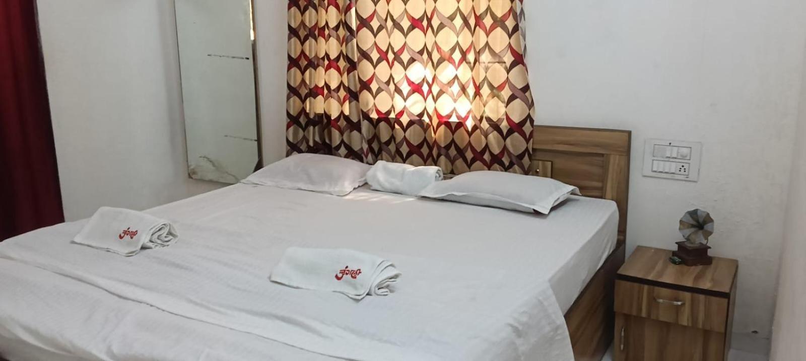 Junglee Nest Holiday Home & Huts 马哈巴莱斯赫瓦尔 客房 照片